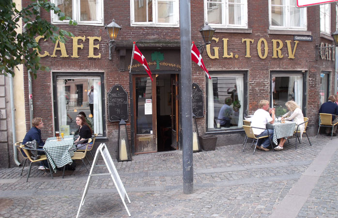  Nyt tradisjonell dansk mat på Cafe Gl. Torv 