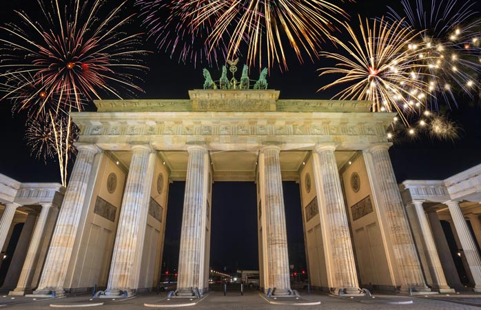Dra til Berlins Brandenburger Tor for å se på fyrverkeriet på nyttårsaften 