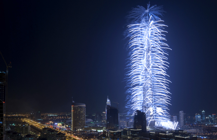 Burj Khalifa-tårnet rundt midnatt på nyttårsaften