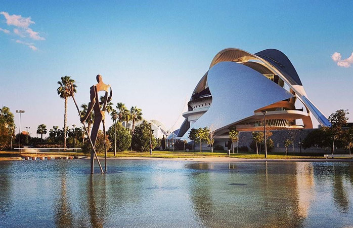 Det futuristiske Reina Sofía, en del av Valencias kunst- og vitenskapsby 
