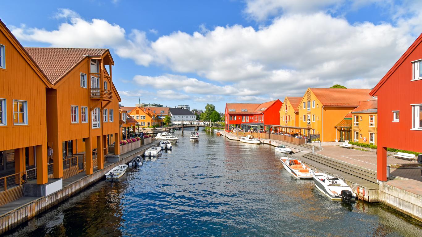 Billige fly til Kristiansand fra 343 kr i 2022 | momondo